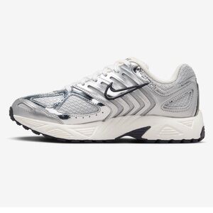 Nike Women's Silver and White Pegasus